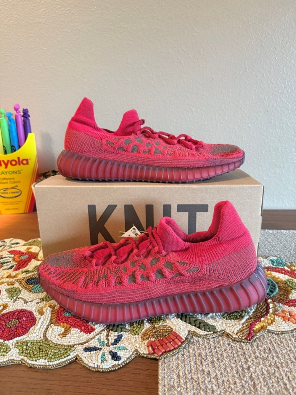 adidas Yeezy 350 V2 CMPCT Slate Red GW6945 Onyx 380 Reflective Knit Core Black